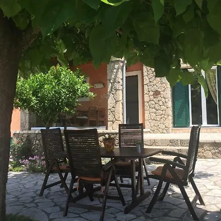 Villa Thomas House